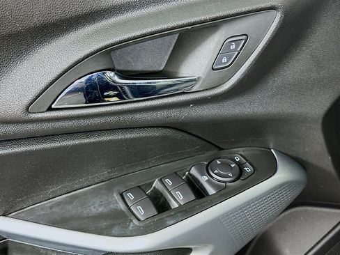 Used 2025 Chevrolet Trax LS FWD image 15