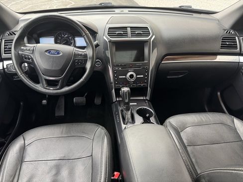 Certified 2018 Ford Explorer Limited w/ Equipment Group 301A image 34