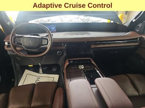 Used 2025 Lincoln Navigator L Reserve AWD/4WD image 11