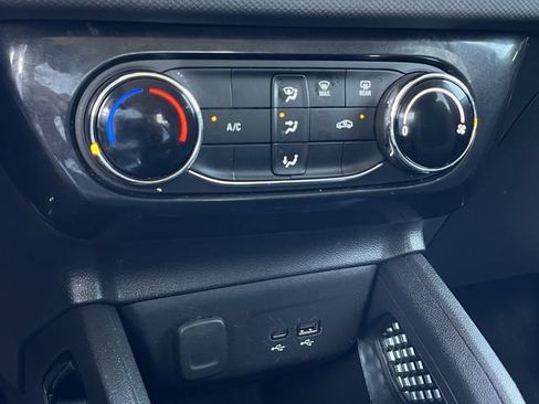 Used 2025 Chevrolet TrailBlazer LT w/ Driver Confidence Package FWD image 19