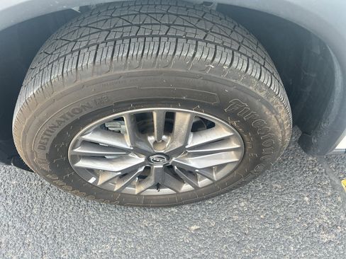 Used 2024 Nissan Rogue S image 7