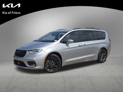 Used 2021 Chrysler Pacifica Touring w/ S Appearance Package