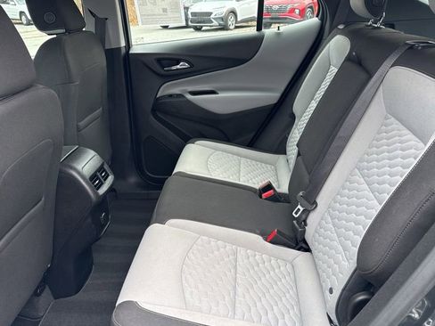 Used 2018 Chevrolet Equinox LS image 27