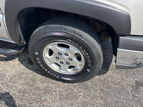 Used 2004 Chevrolet Avalanche 2WD w/ Preferred Equipment Group image 8
