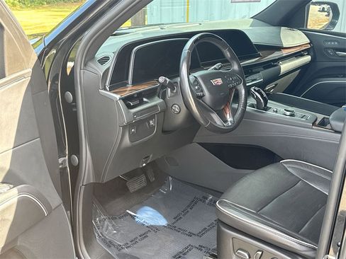 Used 2023 Cadillac Escalade ESV Premium Luxury image 13