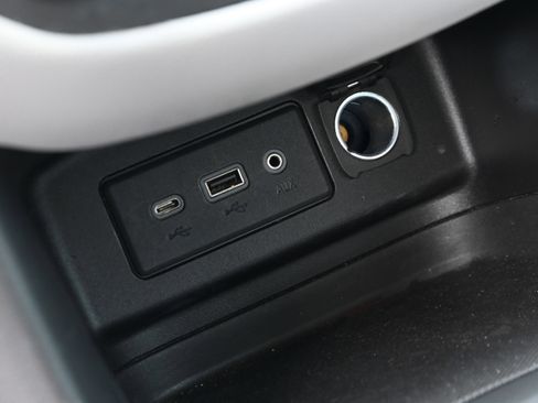 Used 2020 Chevrolet Equinox LS image 21