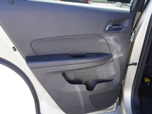 Used 2015 Chevrolet Equinox LT w/ Driver Convenience Package FWD image 12