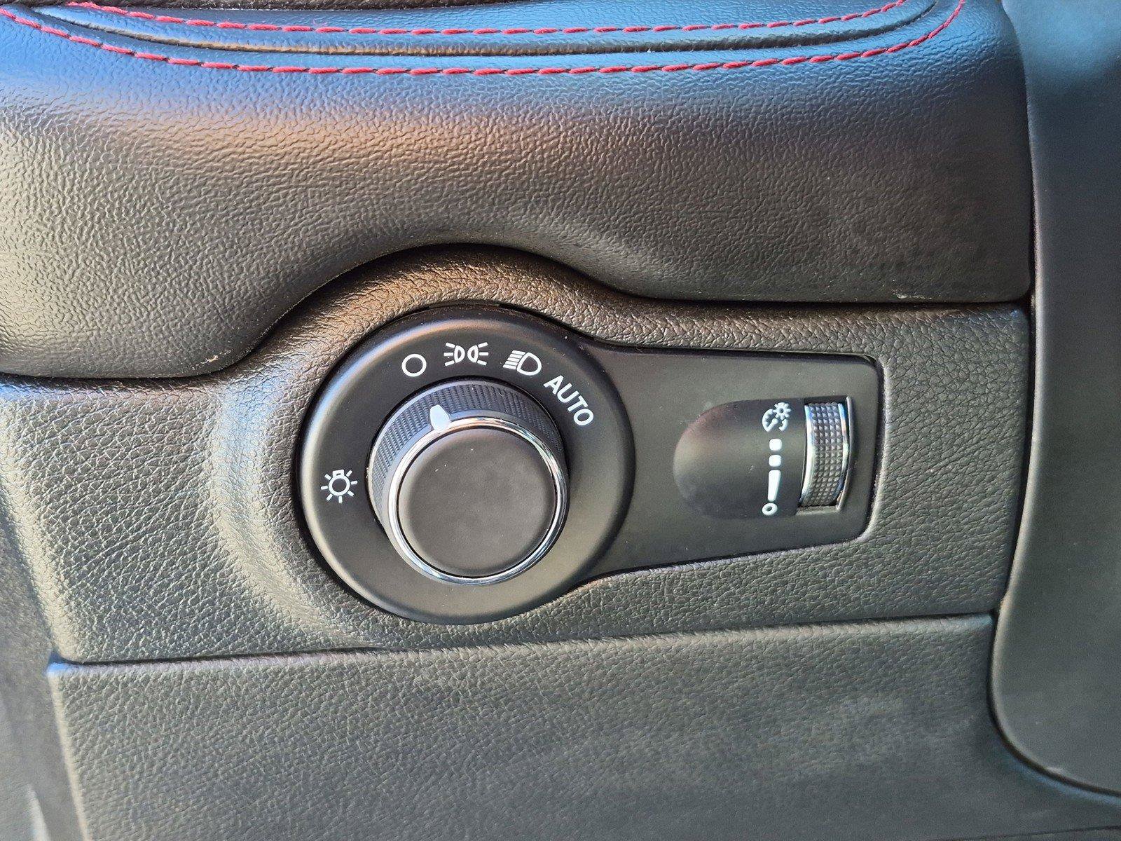 Used 2025 Dodge Durango GT AWD/4WD image 19