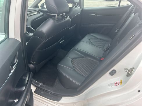 Used 2019 Toyota Camry SE w/ Convenience Package image 8