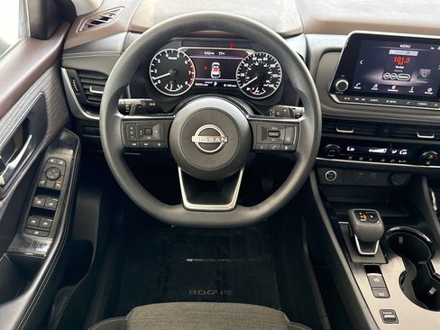 Used 2023 Nissan Rogue SV FWD image 16