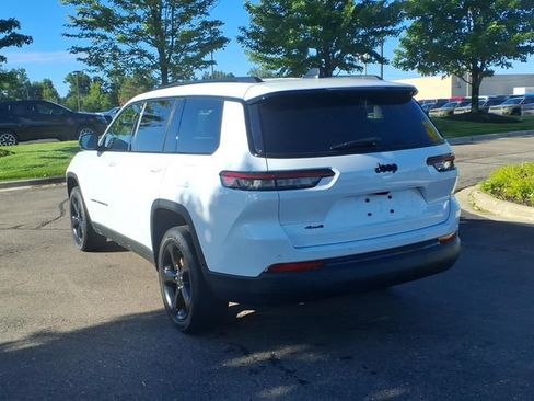 Used 2023 Jeep Grand Cherokee L Laredo AWD/4WD image 6