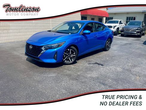 Used 2025 Nissan Sentra SV FWD image 1