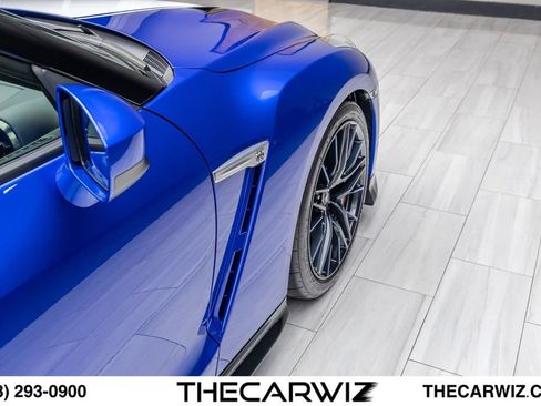 Used 2020 Nissan GT-R Premium AWD/4WD image 39