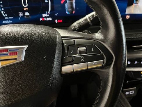 Used 2025 Cadillac XT4 Premium Luxury FWD image 27