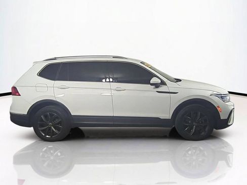 Used 2022 Volkswagen Tiguan SE FWD image 4