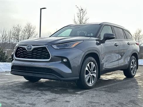 Used 2023 Toyota Highlander XLE image 29