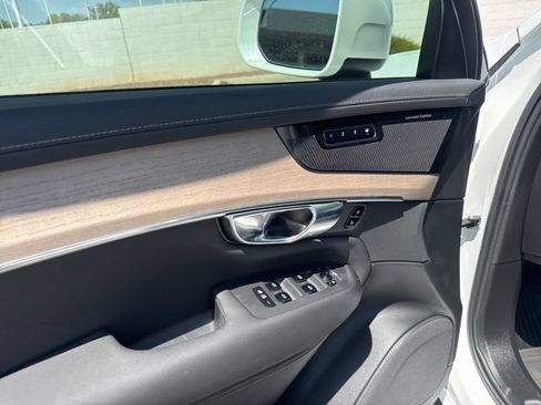 Certified 2025 Volvo XC90 B6 Plus w/ Protection Package Premier AWD/4WD image 14