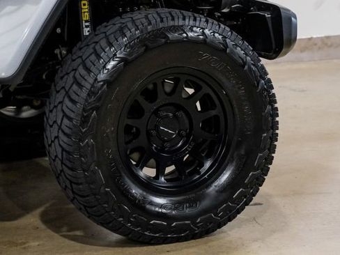 Used 2020 Jeep Gladiator Rubicon image 25