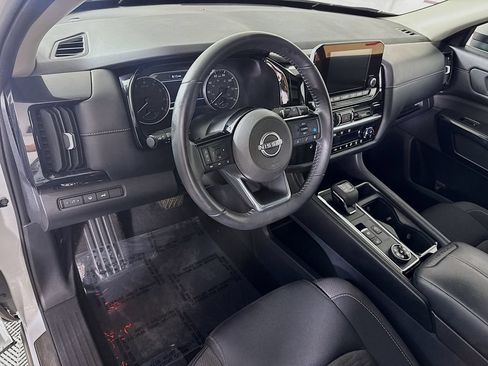 Certified 2023 Nissan Pathfinder SV w/ SV Premium Package AWD/4WD image 19