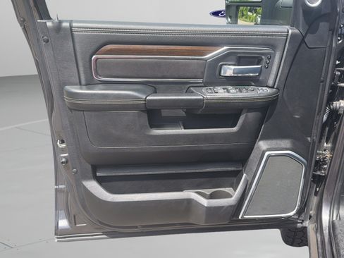 Used 2024 RAM 3500 Laramie AWD/4WD image 20