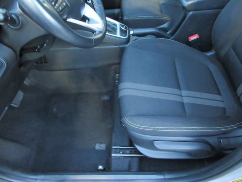 Used 2025 Hyundai Venue SEL FWD image 20