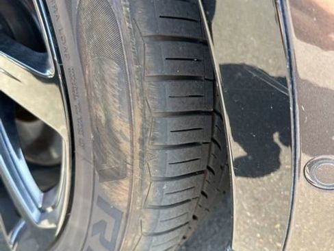 Used 2021 Land Rover Discovery S R-Dynamic image 28