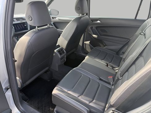 Used 2021 Volkswagen Tiguan SEL Premium R-Line image 26