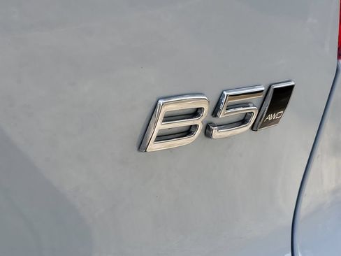 Certified 2026 Volvo XC40 B5 Plus AWD/4WD image 8