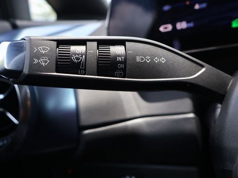 Used 2024 Chevrolet Equinox EV LT FWD image 40