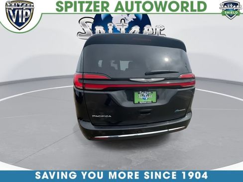 Used 2023 Chrysler Pacifica Touring-L FWD image 8