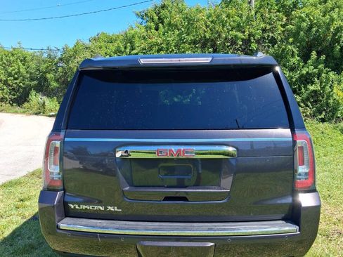 Used 2016 GMC Yukon XL Denali RWD image 7