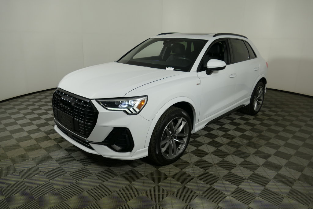 Used 2023 Audi Q3 2.0T Premium Plus w/ Premium Plus Package AWD/4WD image 7