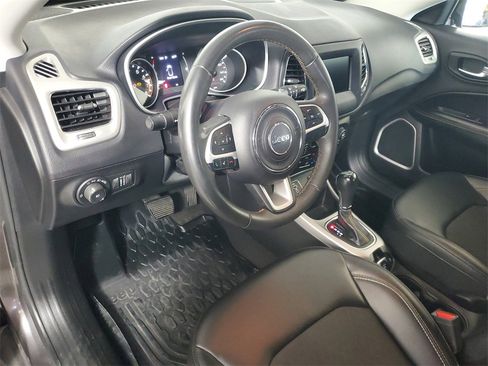 Used 2021 Jeep Compass Latitude image 10