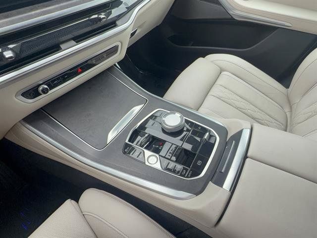 Used 2024 BMW X5 xDrive50e w/ Executive Package AWD/4WD image 21