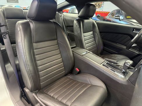 Used 2010 Ford Mustang Coupe image 32