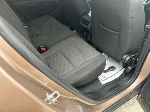 Used 2019 Chevrolet Equinox LT image 11
