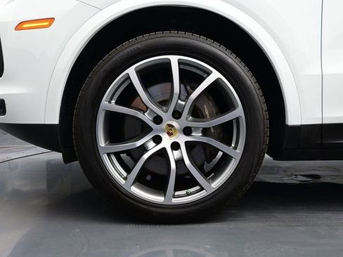 Certified 2022 Porsche Cayenne Platinum Edition AWD/4WD image 6