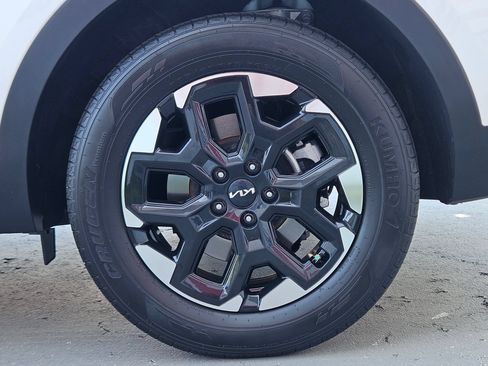 Used 2025 Kia Sorento S FWD image 29