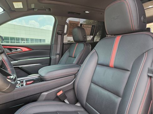 Certified 2025 Chevrolet Traverse RS w/ LPO, Floor Liner Package AWD/4WD image 13