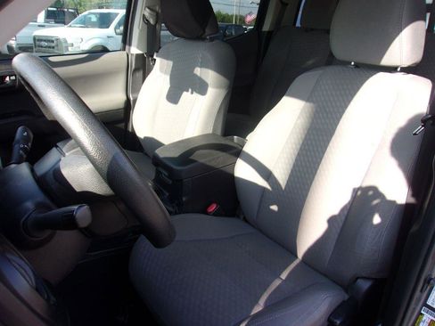 Used 2022 Toyota Tacoma SR w/ SR Convenience Package RWD image 8