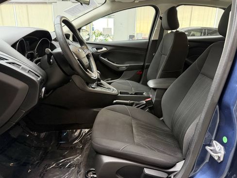 Used 2018 Ford Focus SEL w/ Cold Weather Package FWD image 11
