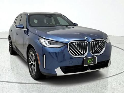 Used 2026 BMW X3 xDrive30i w/ Premium Package AWD/4WD image 2