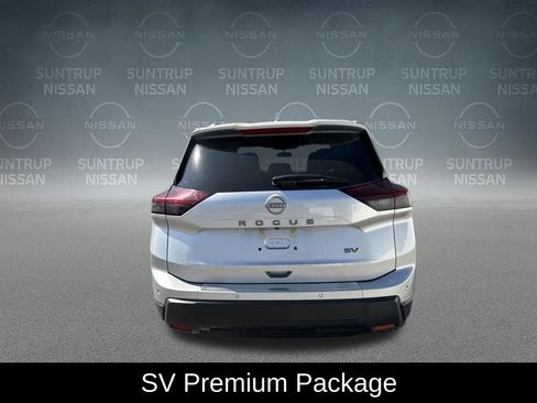 Used 2024 Nissan Rogue SV w/ SV Premium Package image 5