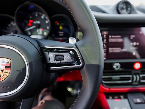 New 2026 Porsche Macan GTS image 16