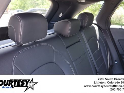 Used 2018 Mercedes-Benz GLC 300 4MATIC image 29