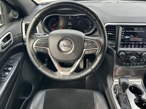 Used 2018 Jeep Grand Cherokee Altitude image 14