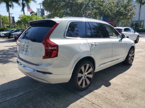 Certified 2022 Volvo XC90 T8 Inscription w/ Advanced Package AWD/4WD image 6