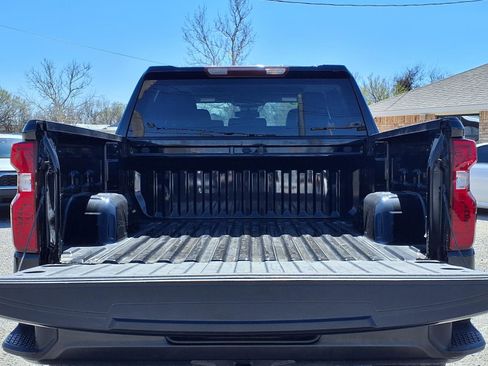 Used 2023 Chevrolet Silverado 1500 Custom image 18