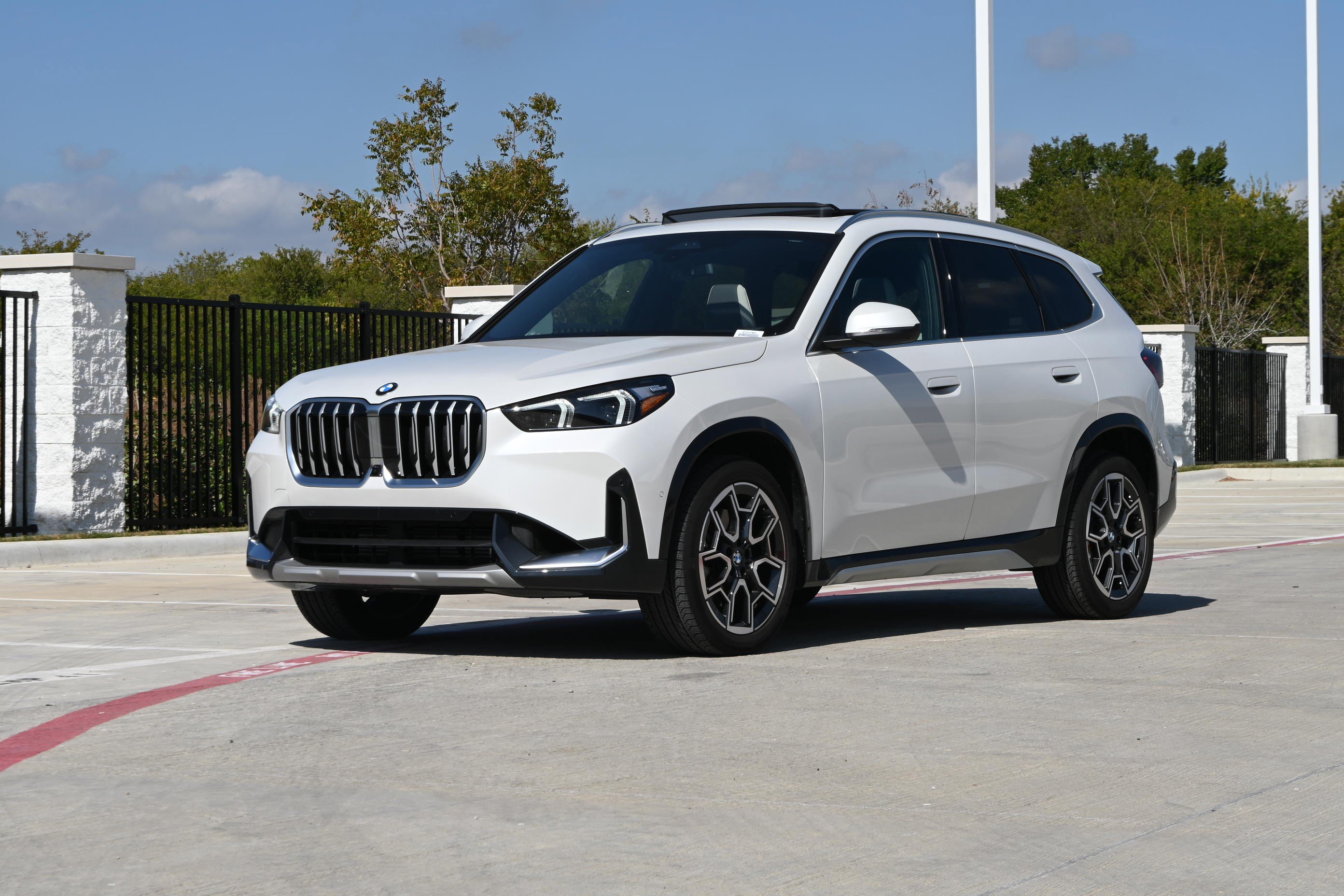 Used 2026 BMW X1 xDrive28i AWD/4WD image 5