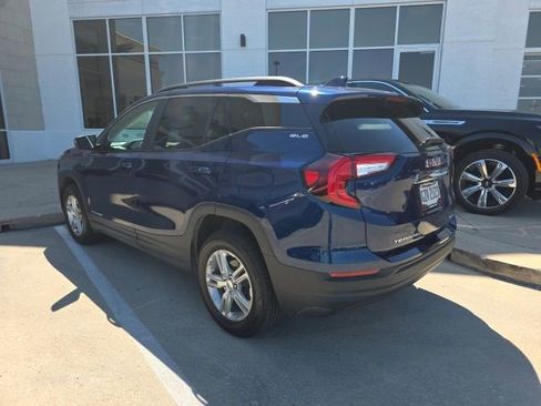 Used 2023 GMC Terrain SLE w/ Driver Convenience Package AWD/4WD image 6